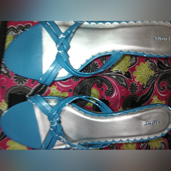 Fioni Strapless Heels - Picture 8 of 15